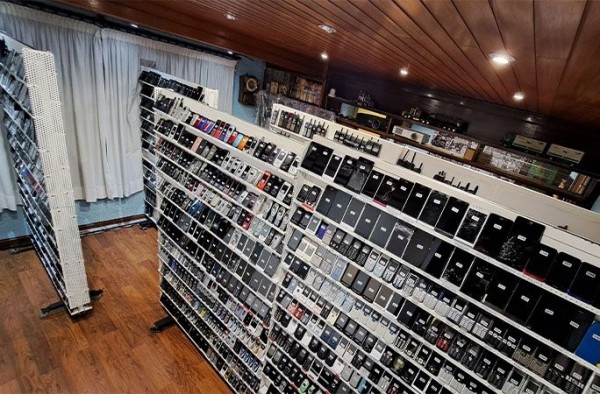 Рекордная коллекция: испанец собрал 3615 мобильных телефонов и вошел в Книгу рекордов