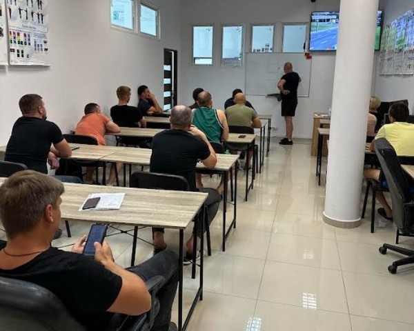 Пинчанин открыл школу для дальнобойщиков в Польше. Выгодно?